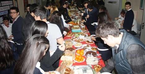 ÖZEL UĞUR ANADOLU LİSESİNDE HOŞ GELDİN YENİ YIL KAHVALTISI
