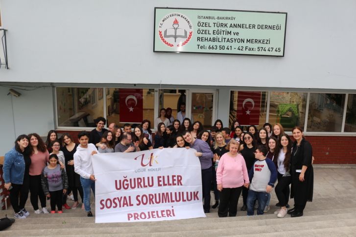 ÖZEL UĞUR ANADOLU LİSESİ ÖĞRENCİLERİ SOSYAL SORUMLULUKLARININ FARKINDALAR