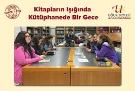 Kitapların Işığında Kütüphanede Bir Gece