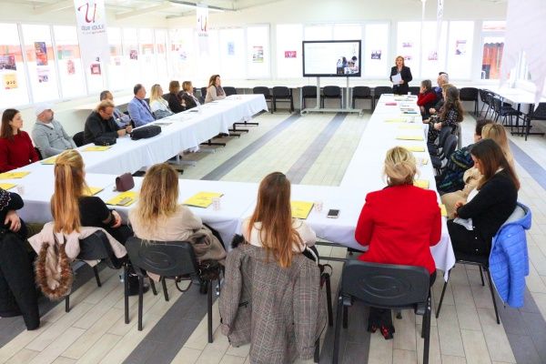 Velilerimize İlkokulu Anlattık